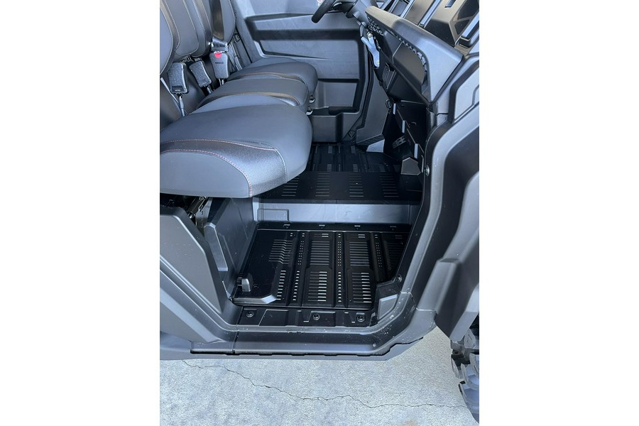 2026 Can-Am Defender X mr with Half Doors HD11