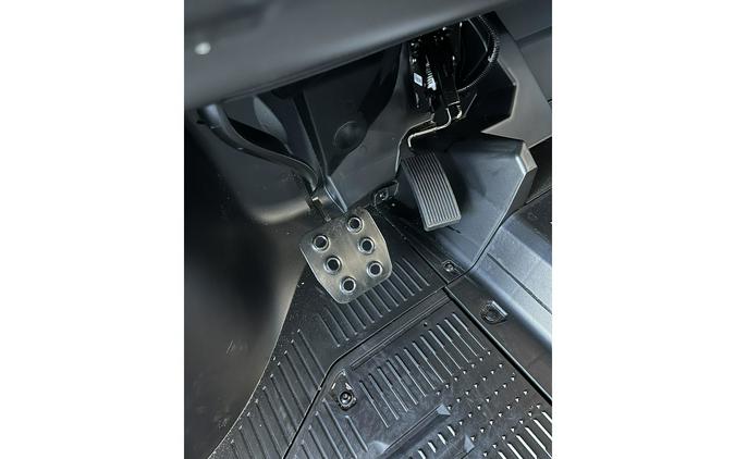 2026 Can-Am Defender X mr with Half Doors HD11