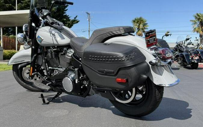 2025 Harley-Davidson Heritage Classic FLHC