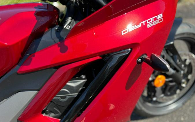 2025 Triumph Daytona 660 Carnival Red/Sapphire Black 660