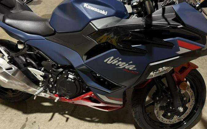 2026 Kawasaki Ninja® 500 ABS Metallic Matte Twilight Blue