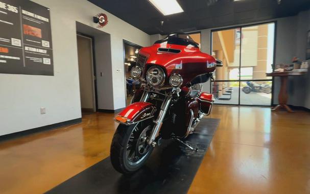 2019 Harley-Davidson® Ultra Limited WKDRED/TWTDCHRY W/PINSTRIPE