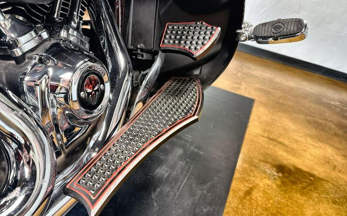 2019 Harley-Davidson® Ultra Limited WKDRED/TWTDCHRY W/PINSTRIPE