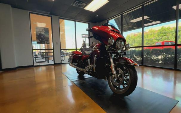2019 Harley-Davidson® Ultra Limited WKDRED/TWTDCHRY W/PINSTRIPE