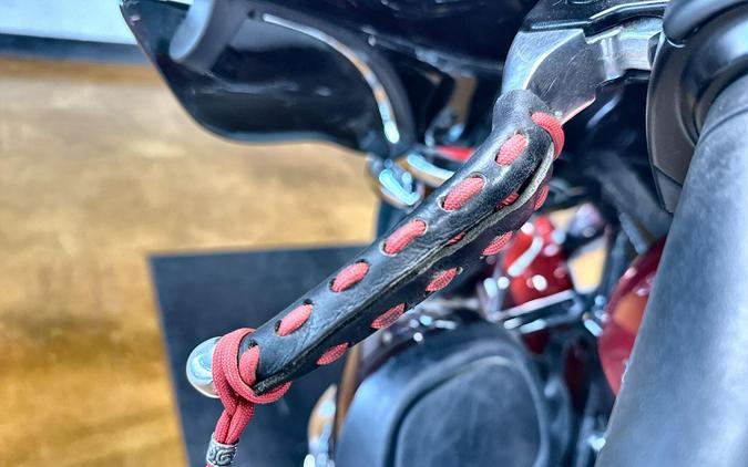 2019 Harley-Davidson® Ultra Limited WKDRED/TWTDCHRY W/PINSTRIPE