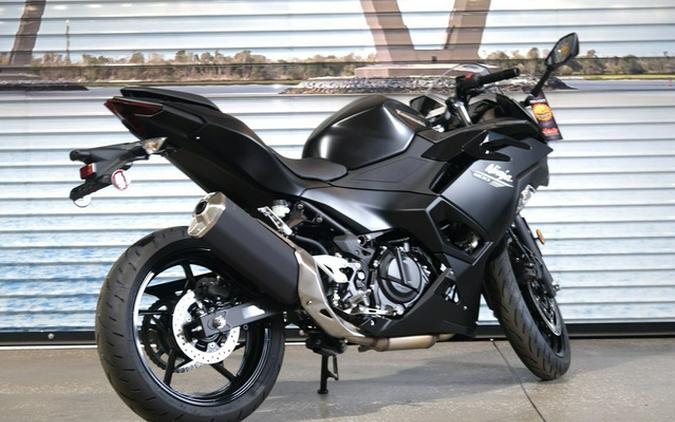 2026 Kawasaki Ninja 500 ABS Metallic Flat Spark Black