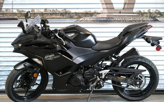 2026 Kawasaki Ninja 500 ABS Metallic Flat Spark Black