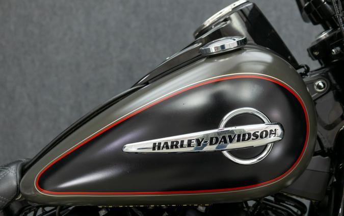 2018 HARLEY DAVIDSON FLHCS HERITAGE CLASSIC 114 W/ABS