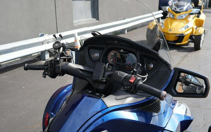 2016 Can-Am Spyder RT-S 6-Speed Semi-Automatic (SE6)