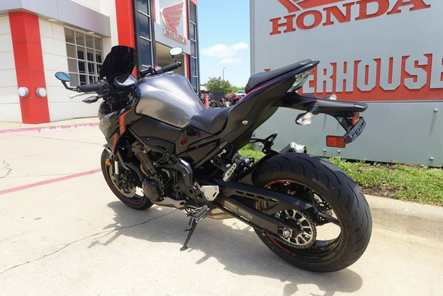 2023 Kawasaki Z900 ABS Metallic Phantom Silver/Metallic Carbon Gray