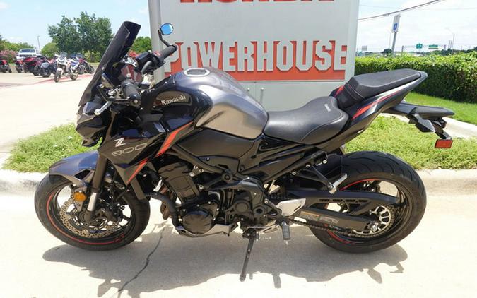 2023 Kawasaki Z900 ABS Metallic Phantom Silver/Metallic Carbon Gray