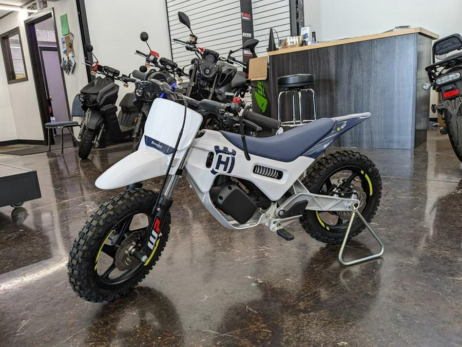 2024 Husqvarna® EE 2