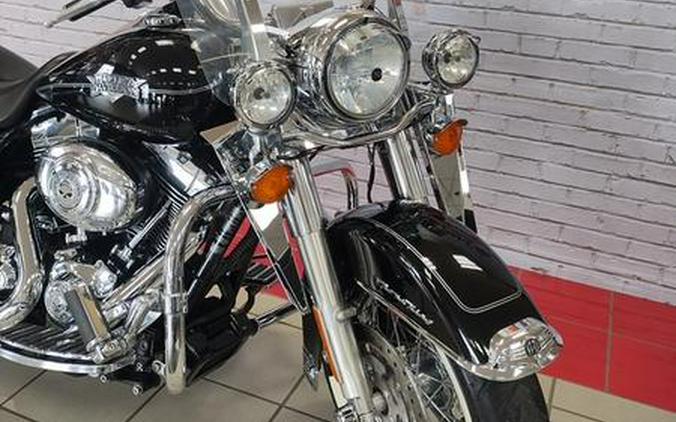 2011 Harley-Davidson® FLHRC - Road King® Classic