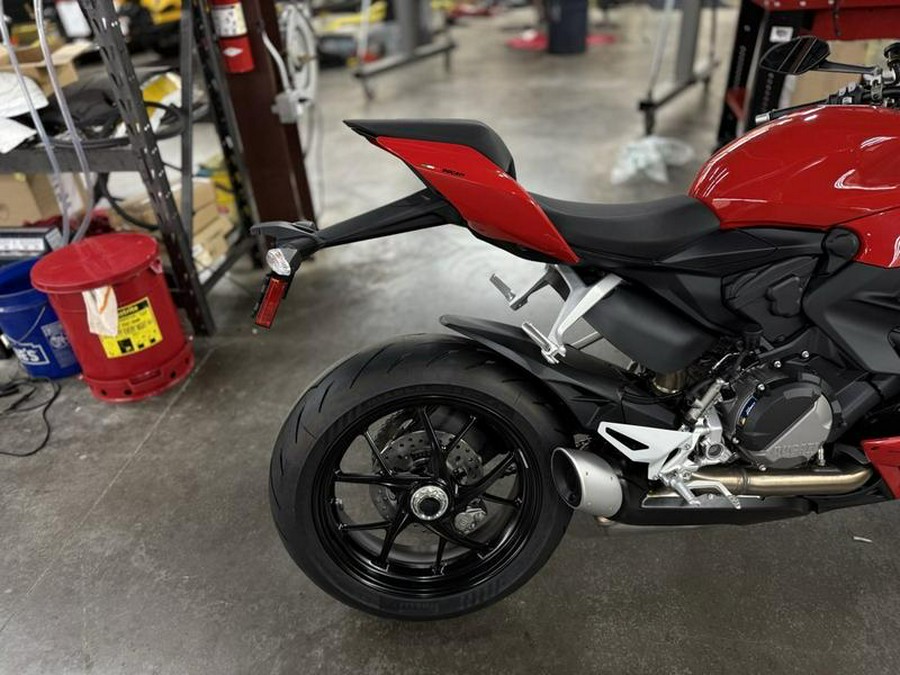 2025 Ducati Streetfighter V2