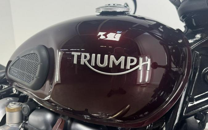 2018 Triumph Bonneville Bobber Morello Red