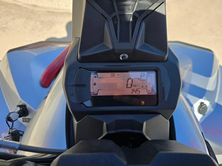 2026 Can-Am Renegade X Mr 1000 R Hyper Silver & Legion Red