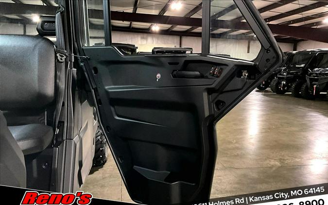 2026 Can-Am Defender MAX DPS™ CAB HVAC HD10