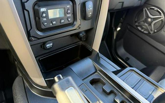 2024 Yamaha Wolverine RMAX2 1000 XT-R