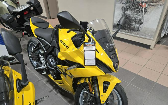 2025 SUZUKI GSX-8R