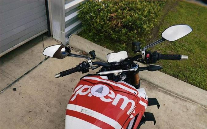 2025 Ducati Streetfighter V4 Ducati Red