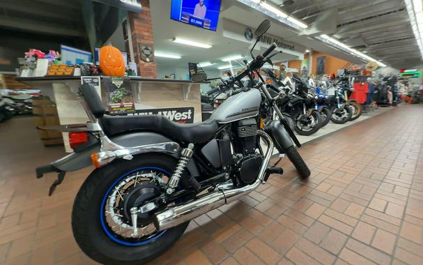 2018 Suzuki BOULEVARD S40