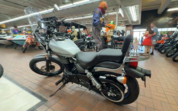 2018 Suzuki BOULEVARD S40