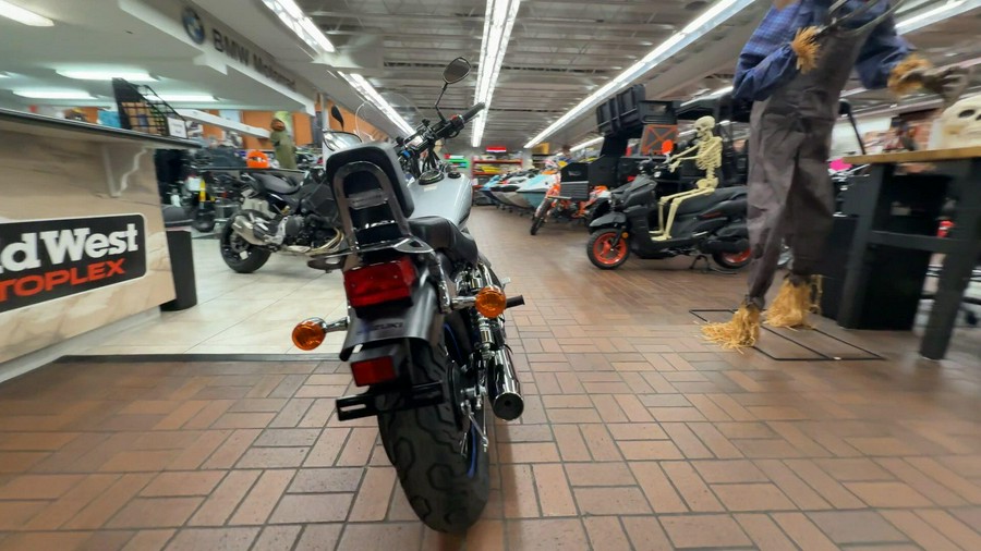 2018 Suzuki BOULEVARD S40