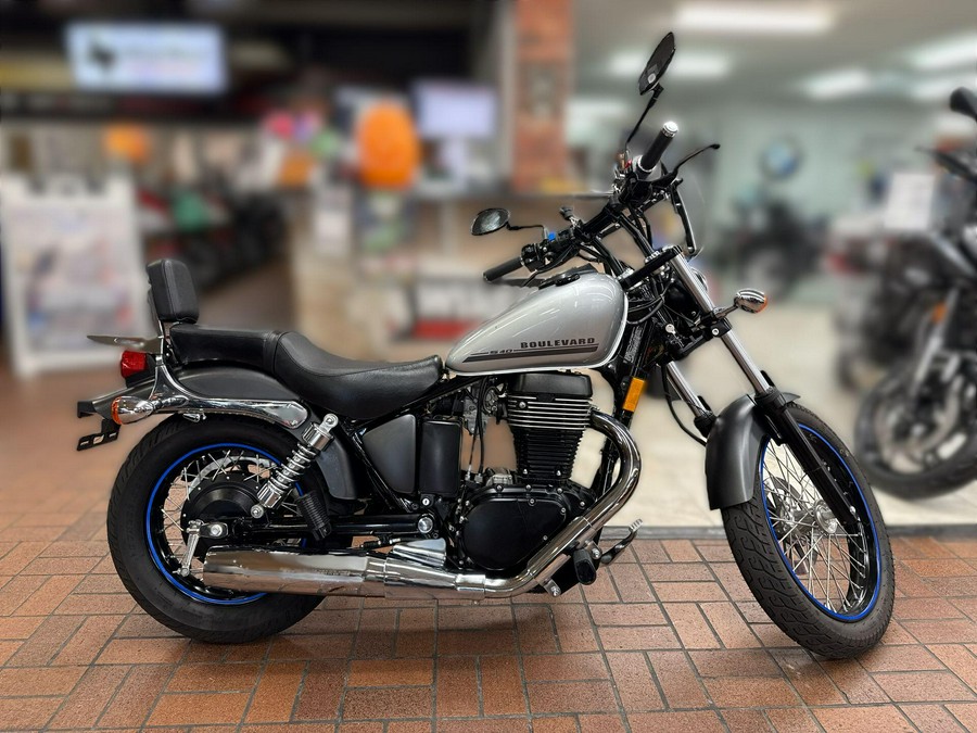 2018 Suzuki BOULEVARD S40