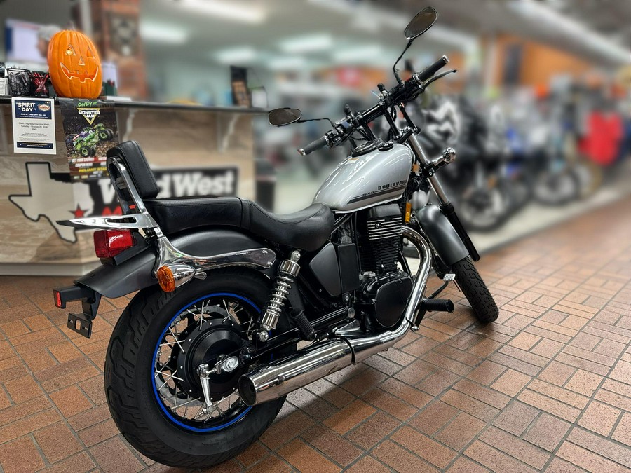 2018 Suzuki BOULEVARD S40