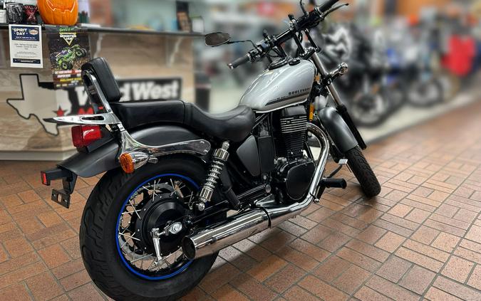 2018 Suzuki BOULEVARD S40