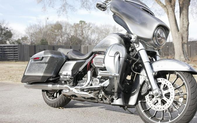 2019 Harley-Davidson® FLHXSE - CVO™ Street Glide®