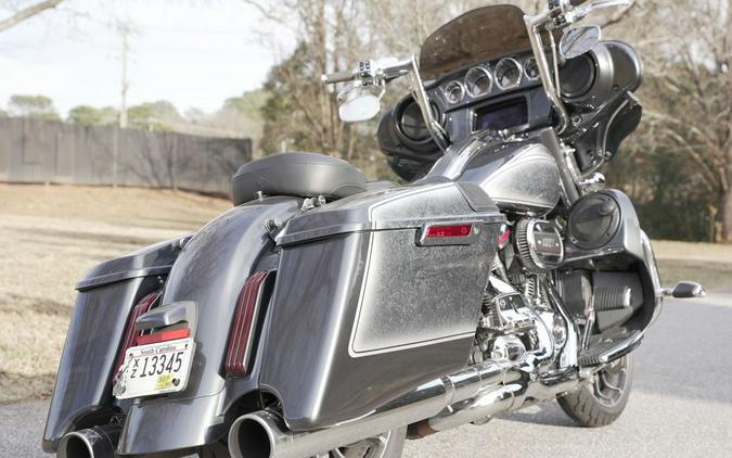 2019 Harley-Davidson® FLHXSE - CVO™ Street Glide®