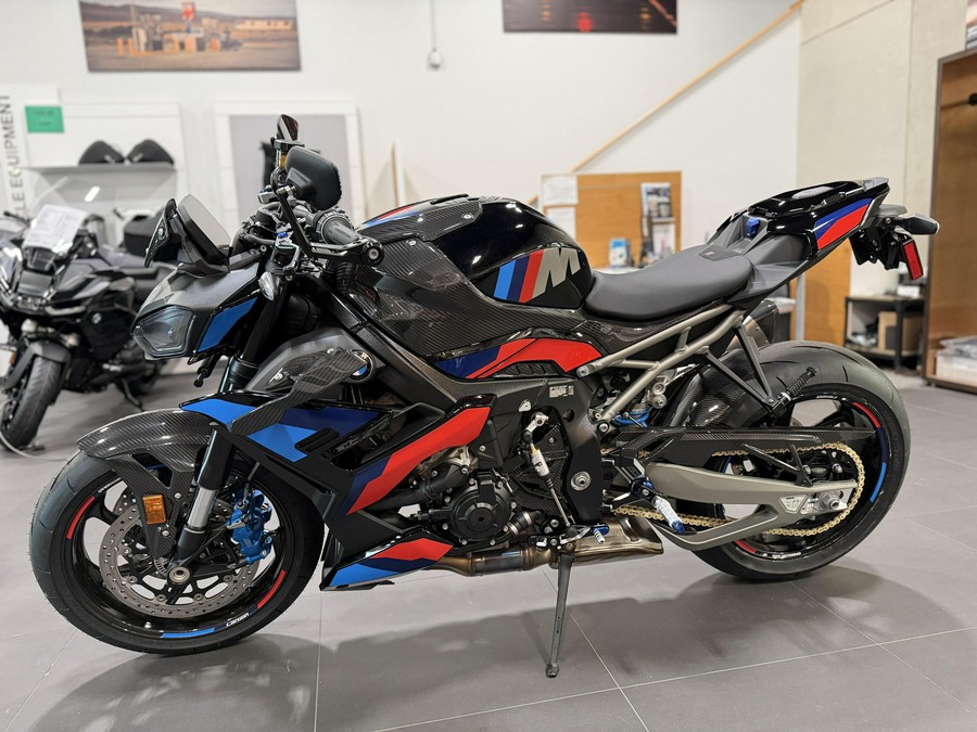 2026 BMW M 1000 R