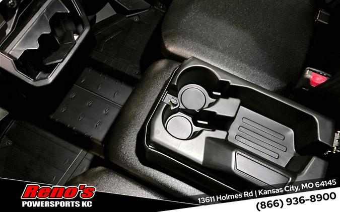 2026 Can-Am Defender MAX DPS™ CAB HVAC HD10