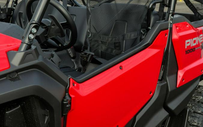 2023 Honda Pioneer 1000-5 Deluxe