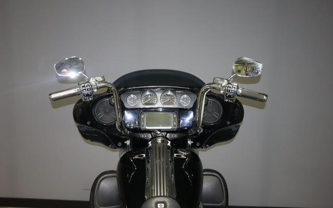 2016 Harley-Davidson CVO Street Glide (FLHXSE)
