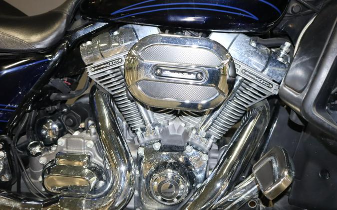 2016 Harley-Davidson CVO Street Glide (FLHXSE)