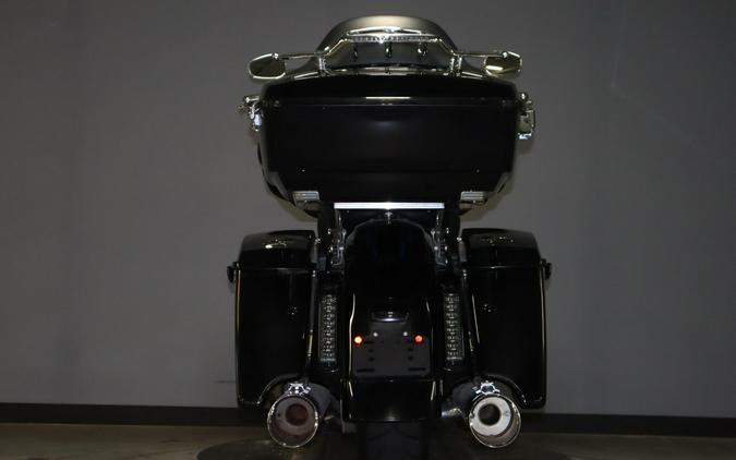 2016 Harley-Davidson CVO Street Glide (FLHXSE)