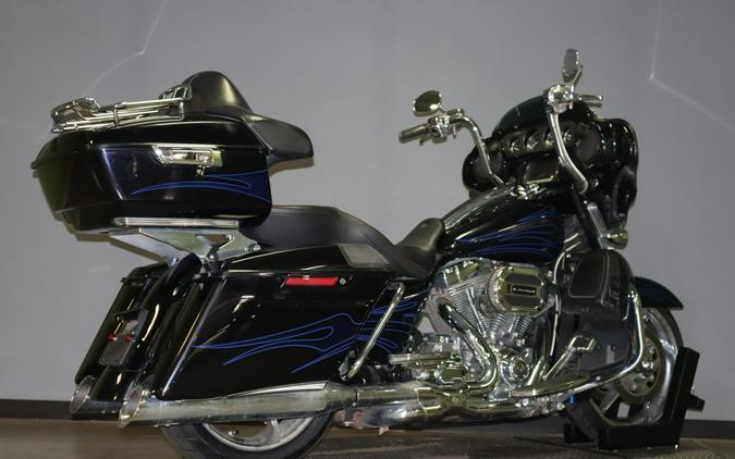 2016 Harley-Davidson CVO Street Glide (FLHXSE)