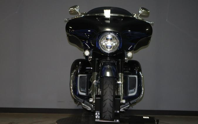2016 Harley-Davidson CVO Street Glide (FLHXSE)