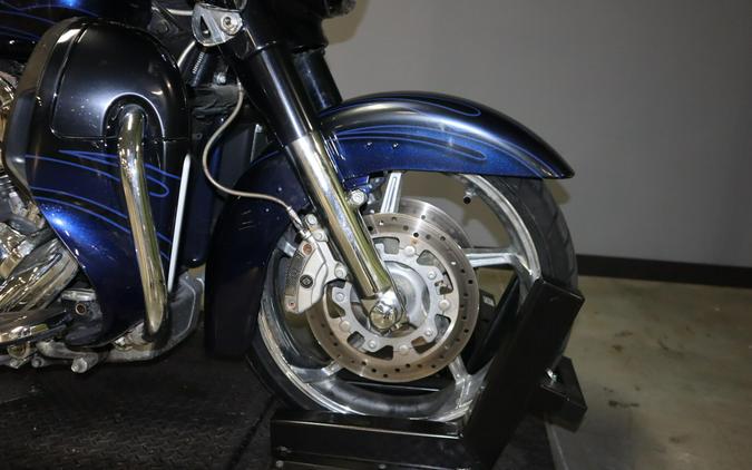 2016 Harley-Davidson CVO Street Glide (FLHXSE)