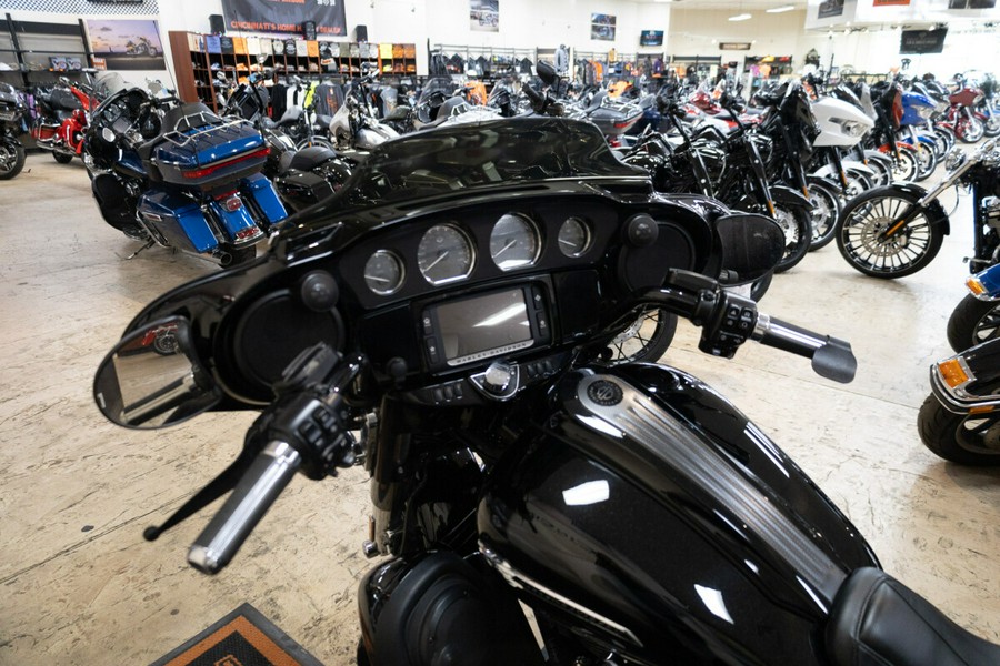 FLHXSE 2016 CVO™ Street Glide®