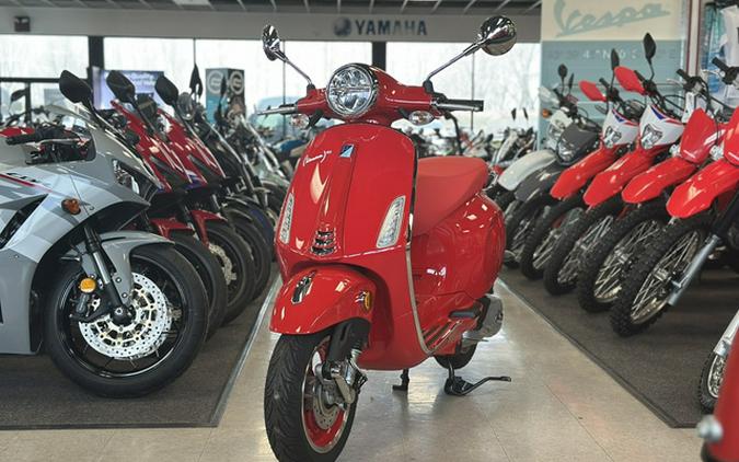 2025 Vespa Primavera 150 Red