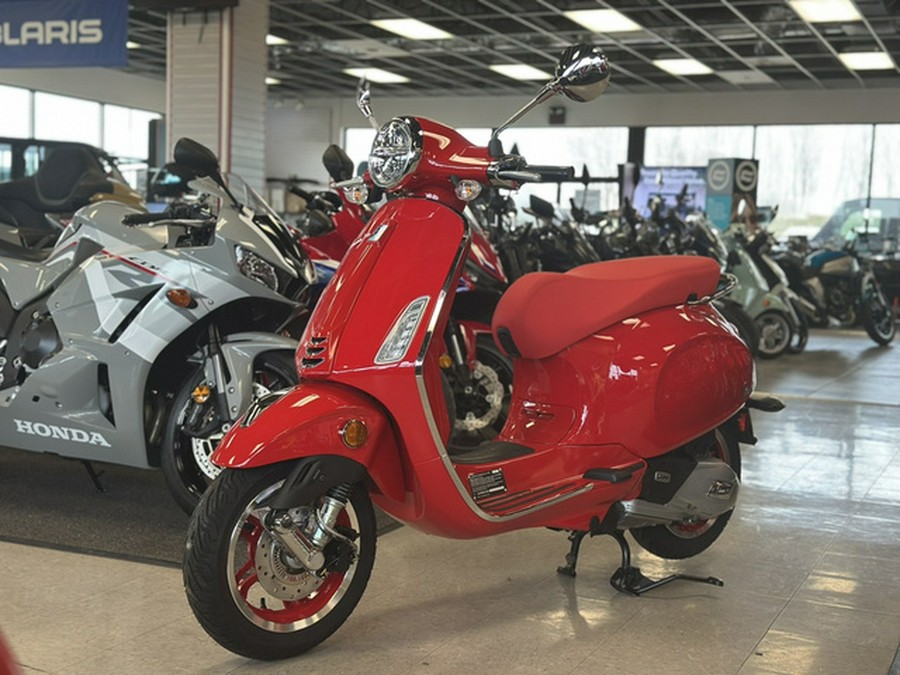 2025 Vespa Primavera 150 Red