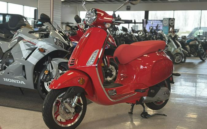 2025 Vespa Primavera 150 Red