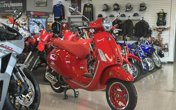 2025 Vespa Primavera 150 Red