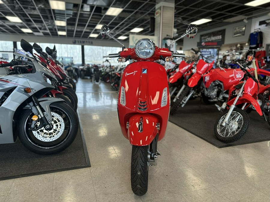2025 Vespa Primavera 150 Red