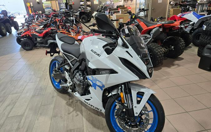 2026 SUZUKI GSX-8R