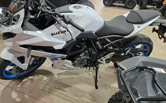 2026 SUZUKI GSX-8R