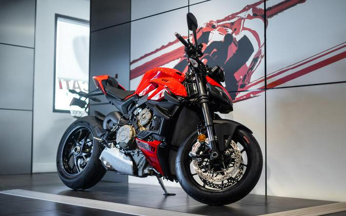 2024 Ducati Streetfighter V4 Red